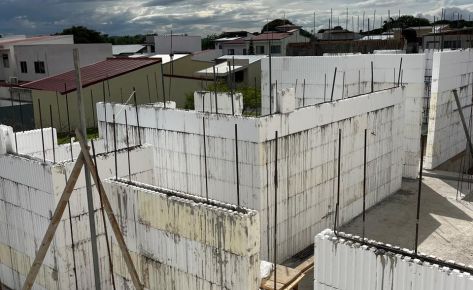 Alajuela Project – Coyol Home, pouring of the mezzanine slab and second-level walls construction